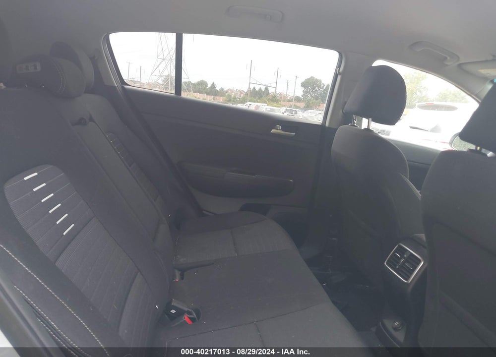2018 KIA SPORTAGE LX VIN: KNDPMCAC9J7419308