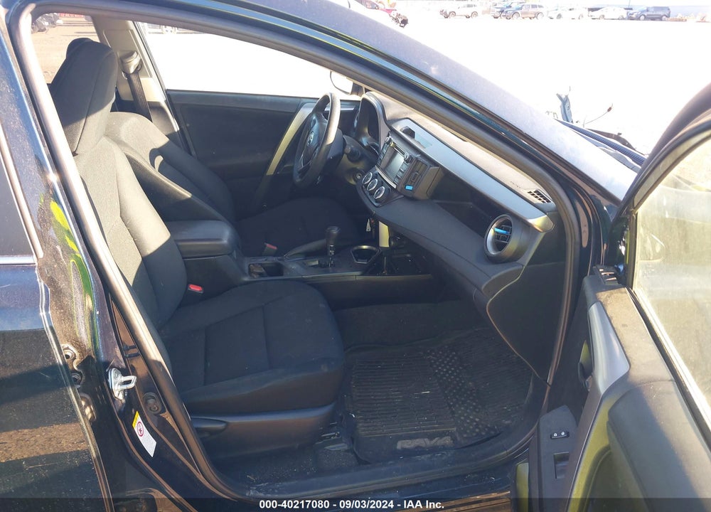 2017 TOYOTA RAV4 LE VIN: JTMBFREV1HJ133338