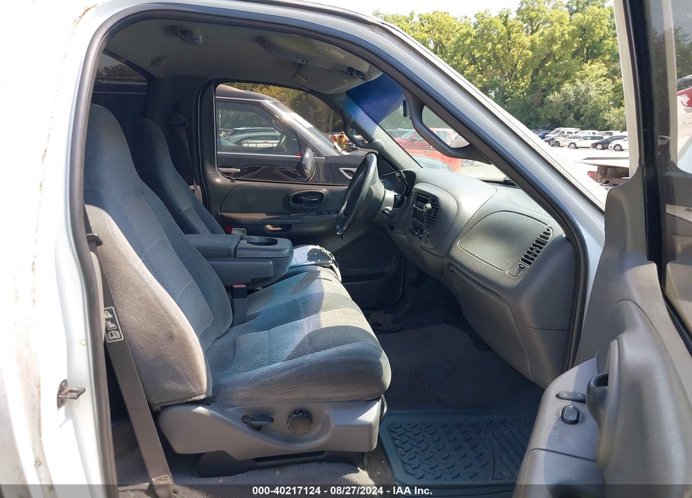 2001 FORD F-150 XL/XLT VIN: 1FTZF17221NB33396