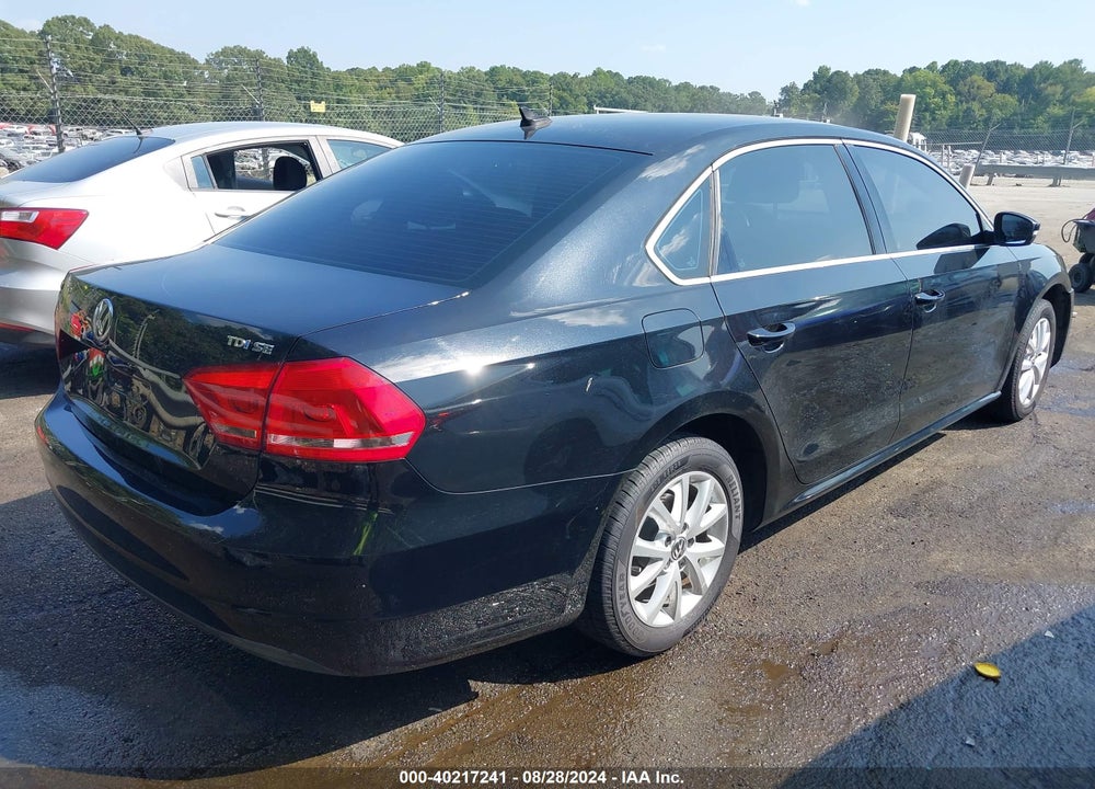 2014 VOLKSWAGEN PASSAT 2.0L TDI SE VIN: 1VWBN7A36EC029470