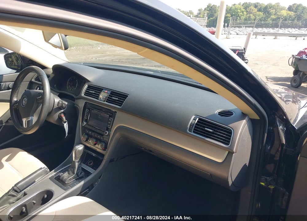 2014 VOLKSWAGEN PASSAT 2.0L TDI SE VIN: 1VWBN7A36EC029470