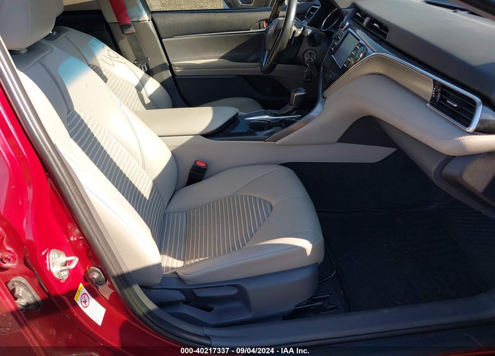 2018 TOYOTA CAMRY SE VIN: 4T1B11HK4JU620972