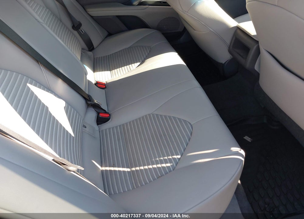 2018 TOYOTA CAMRY SE VIN: 4T1B11HK4JU620972