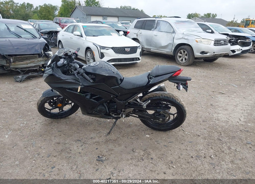 2014 KAWASAKI EX300 B VIN: JKAEX8B17EA004029