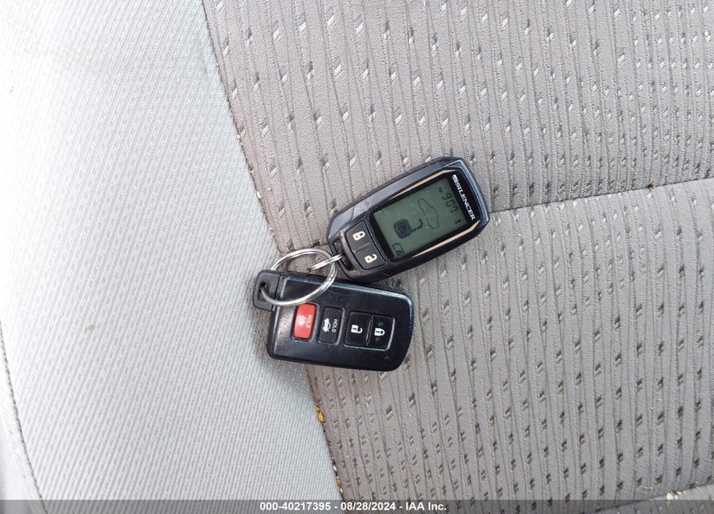 2013 TOYOTA CAMRY HYBRID LE VIN: 4T1BD1FK2DU077443