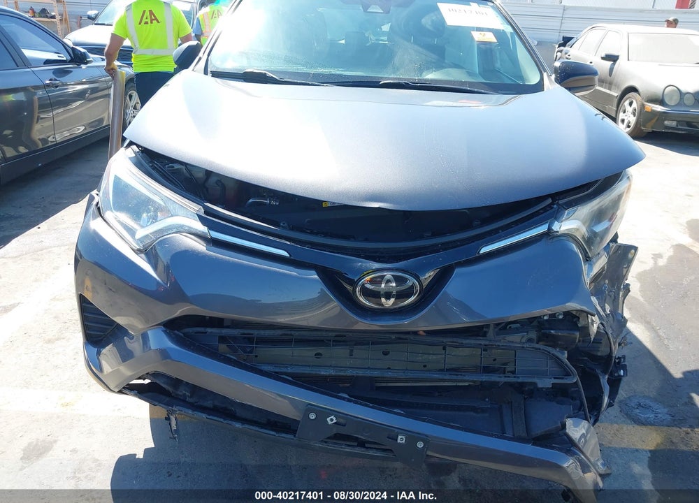 2018 TOYOTA RAV4 LE VIN: 2T3ZFREV6JW521817