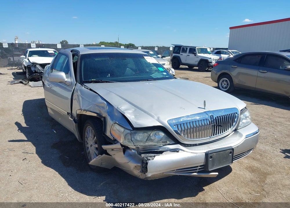 2005 LINCOLN TOWN CAR SIGNATURE LIMITED VIN: 1LNHM82W45Y654379