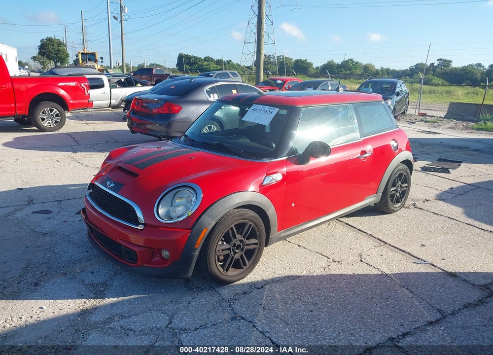 2011 MINI COOPER S VIN: WMWSV3C5XBTY12648