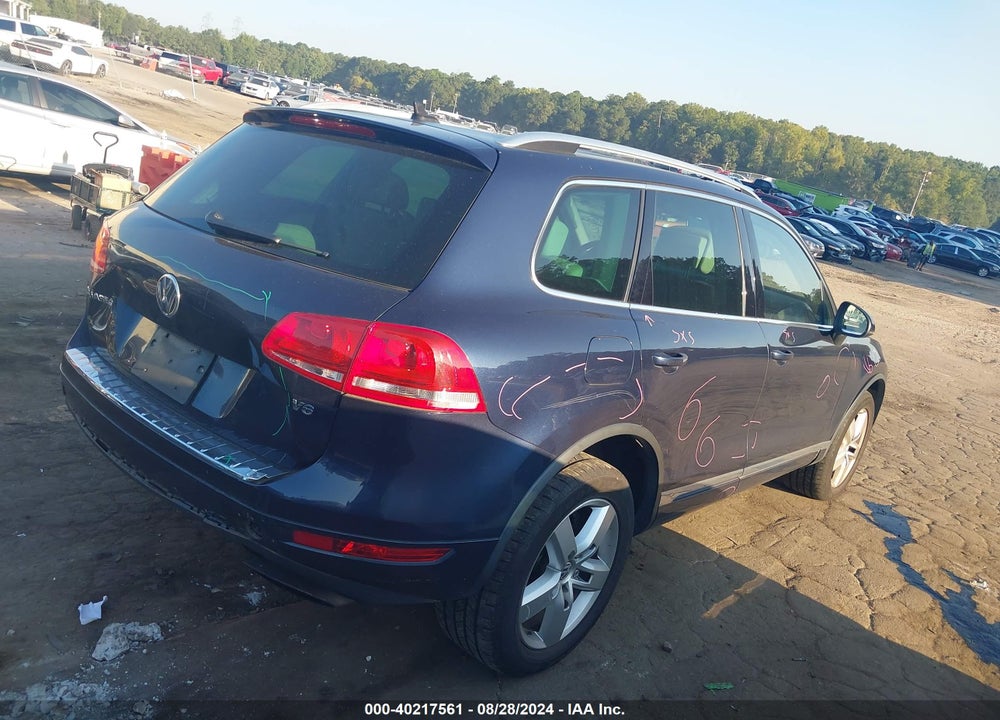 2013 VOLKSWAGEN TOUAREG VR6 LUX VIN: WVGEF9BP2DD010686