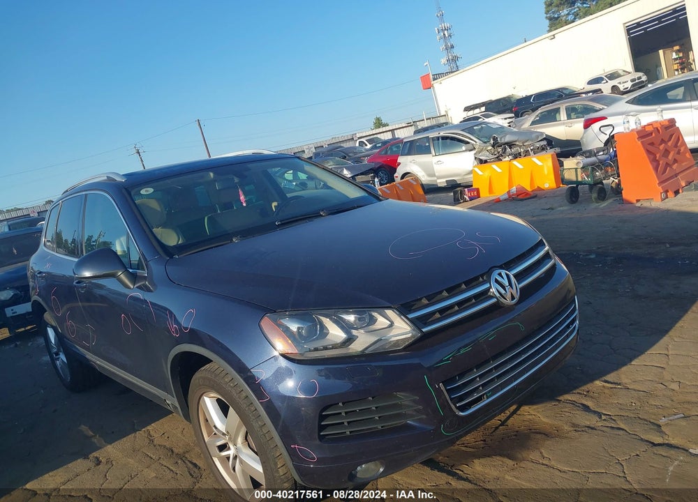 2013 VOLKSWAGEN TOUAREG VR6 LUX VIN: WVGEF9BP2DD010686