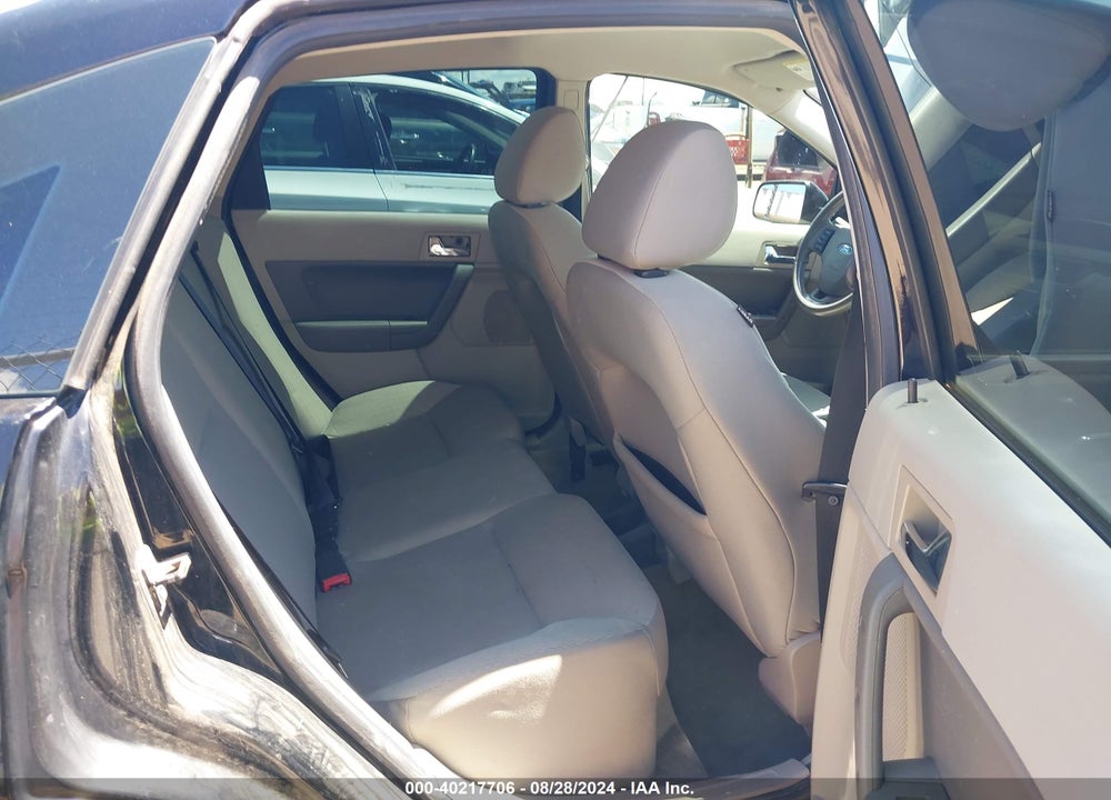 2010 FORD FOCUS SES VIN: 1FAHP3GN7AW185475