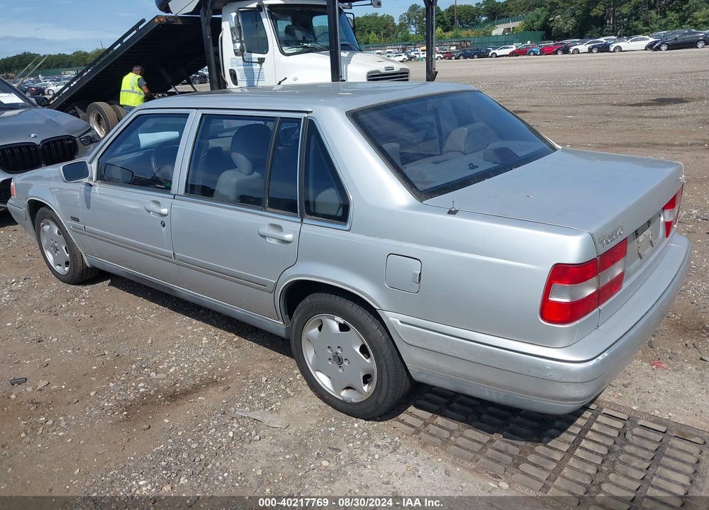 1998 VOLVO S90 VIN: YV1KS9608W1129888