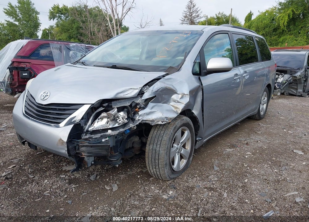 2013 TOYOTA SIENNA LE V6 8 PASSENGER VIN: 5TDKK3DC9DS300471