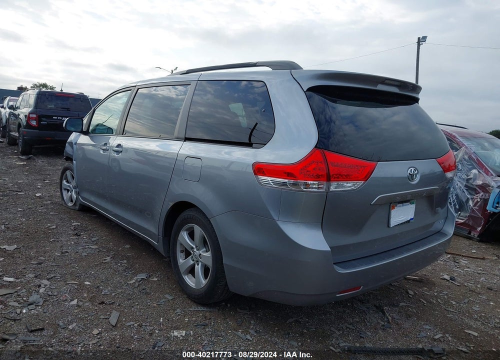 2013 TOYOTA SIENNA LE V6 8 PASSENGER VIN: 5TDKK3DC9DS300471