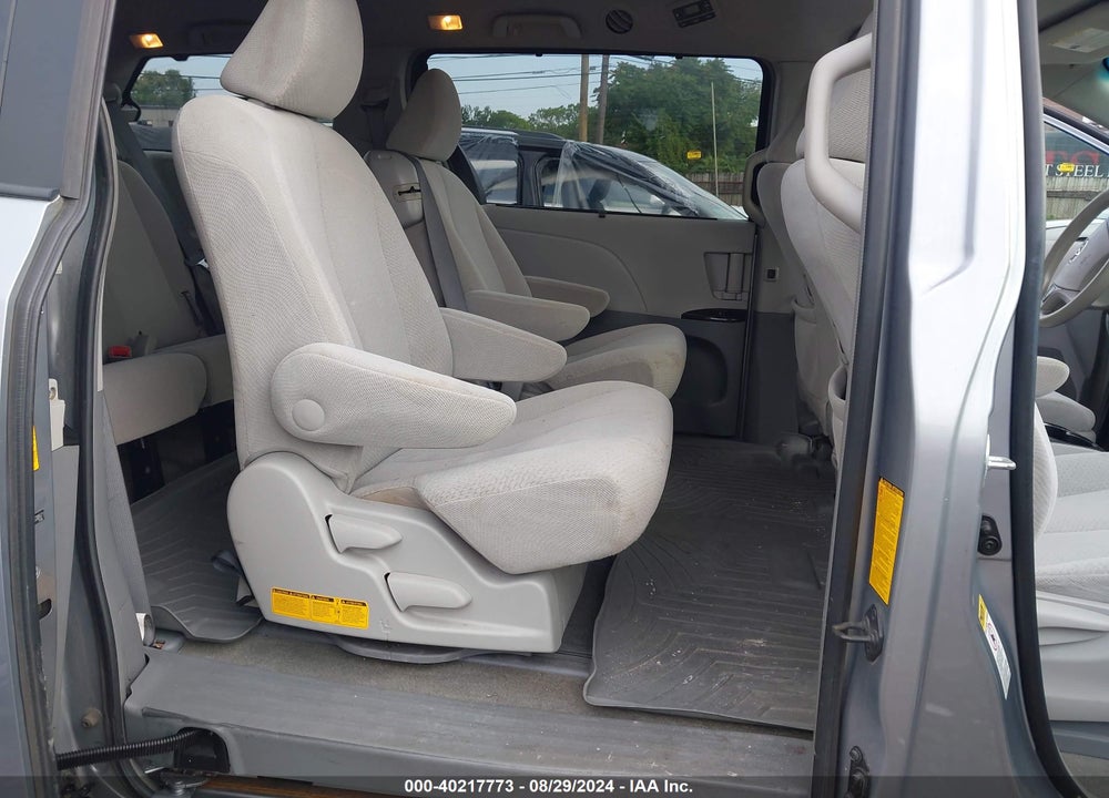 2013 TOYOTA SIENNA LE V6 8 PASSENGER VIN: 5TDKK3DC9DS300471