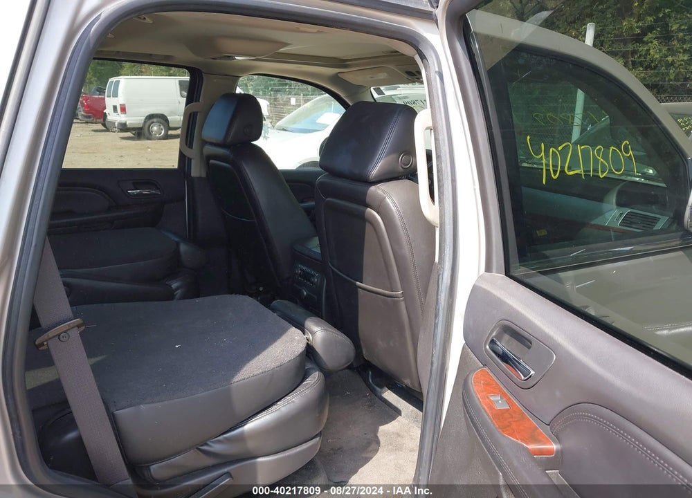 2008 CADILLAC ESCALADE STANDARD VIN: 1GYFK63838R179595