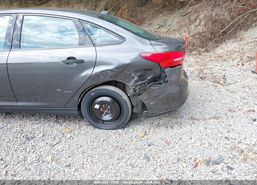 2015 FORD FOCUS VIN: 1FADP3E23FL304011