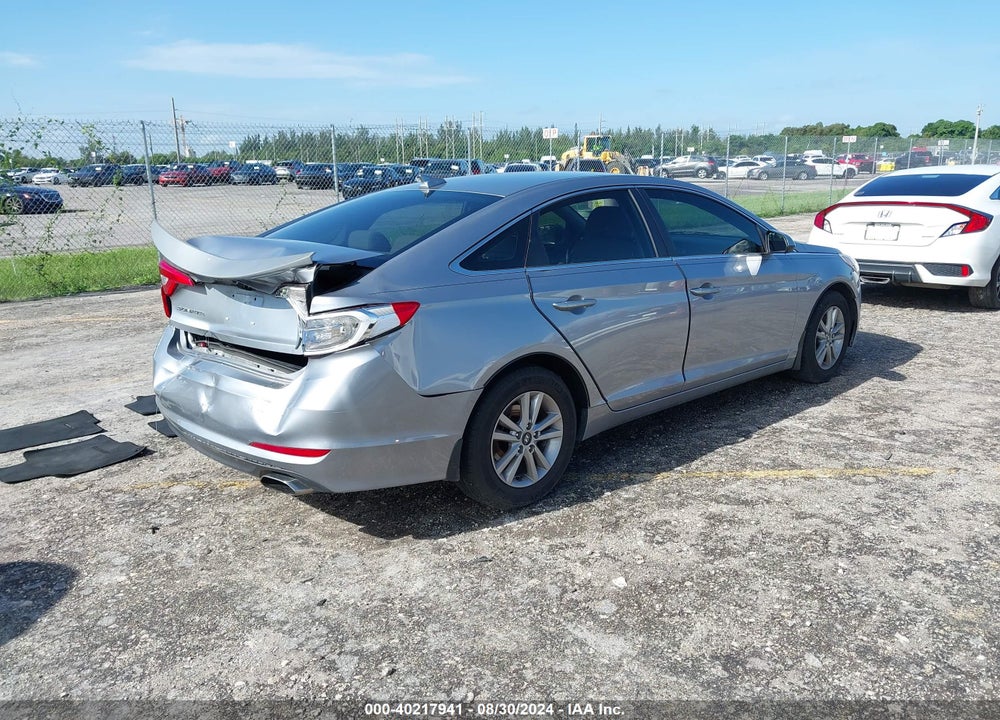 2015 HYUNDAI SONATA SE VIN: 5NPE24AF6FH039231
