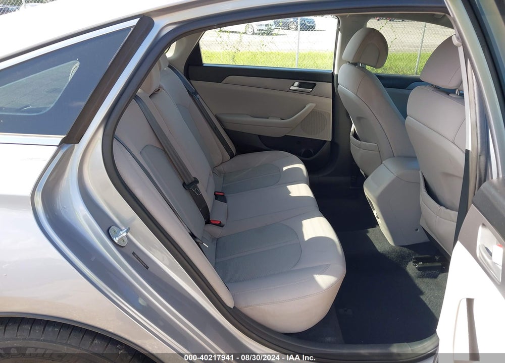 2015 HYUNDAI SONATA SE VIN: 5NPE24AF6FH039231