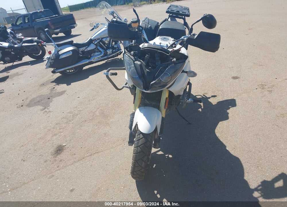 2010 TRIUMPH MOTORCYCLE TIGER ABS VIN: SMT701PD8AT441633