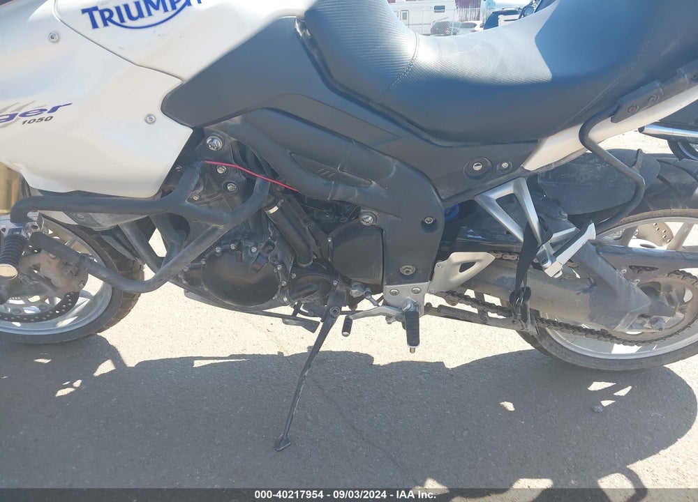 2010 TRIUMPH MOTORCYCLE TIGER ABS VIN: SMT701PD8AT441633