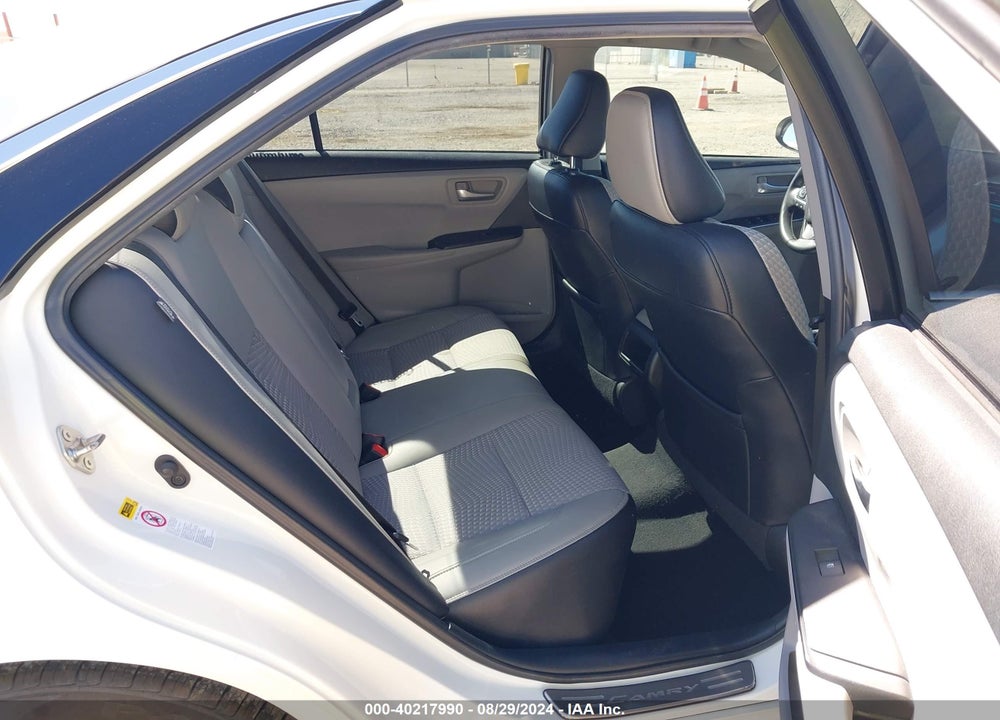 2015 TOYOTA CAMRY SE VIN: 4T1BF1FK2FU043404