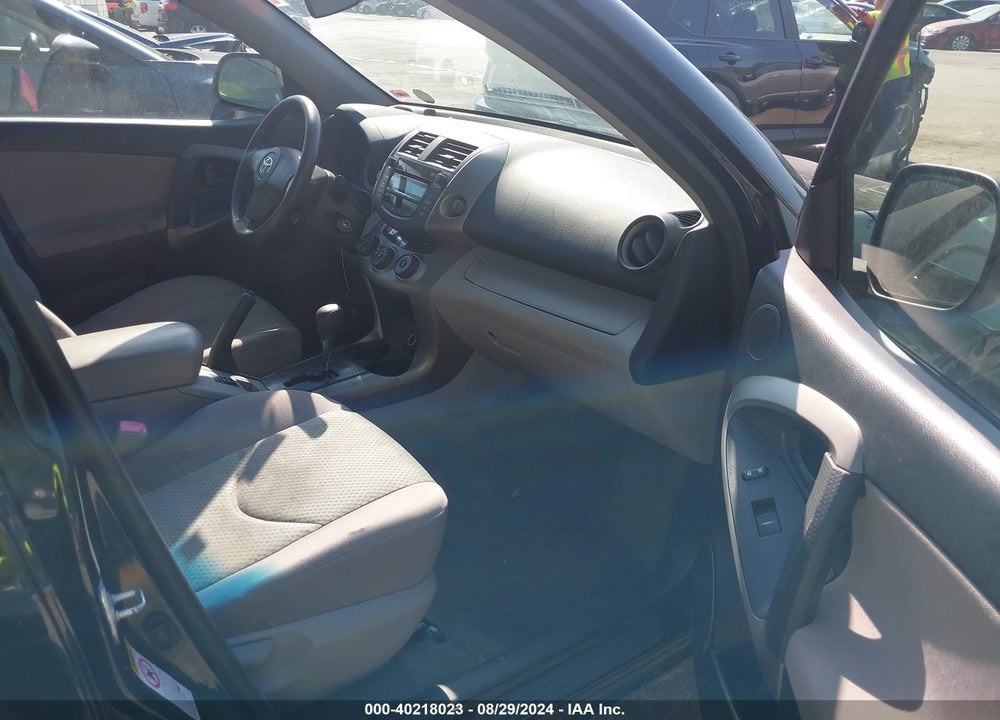 2008 TOYOTA RAV4 VIN: JTMBD33V186077958