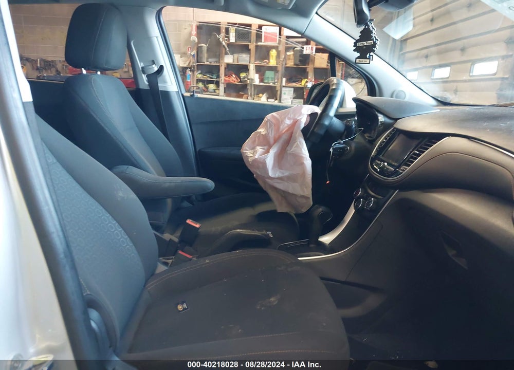 2021 CHEVROLET TRAX FWD LS VIN: KL7CJKSB1MB300545