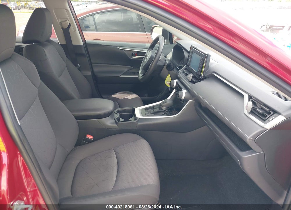 2019 TOYOTA RAV4 XLE VIN: JTMW1RFV5KD009609