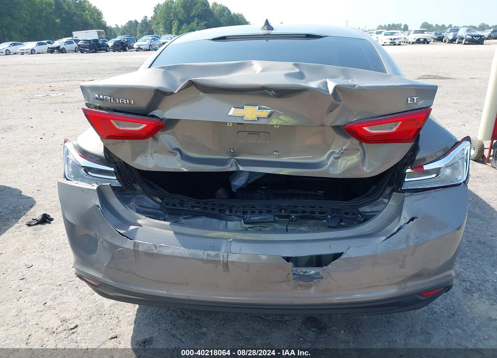 2018 CHEVROLET MALIBU LT VIN: 1G1ZD5ST2JF121684