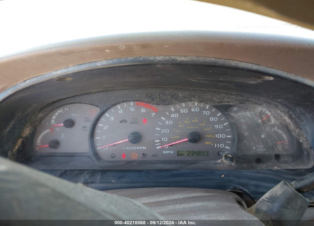 2002 TOYOTA SEQUOIA VIN: 5TDZT34A72S101278