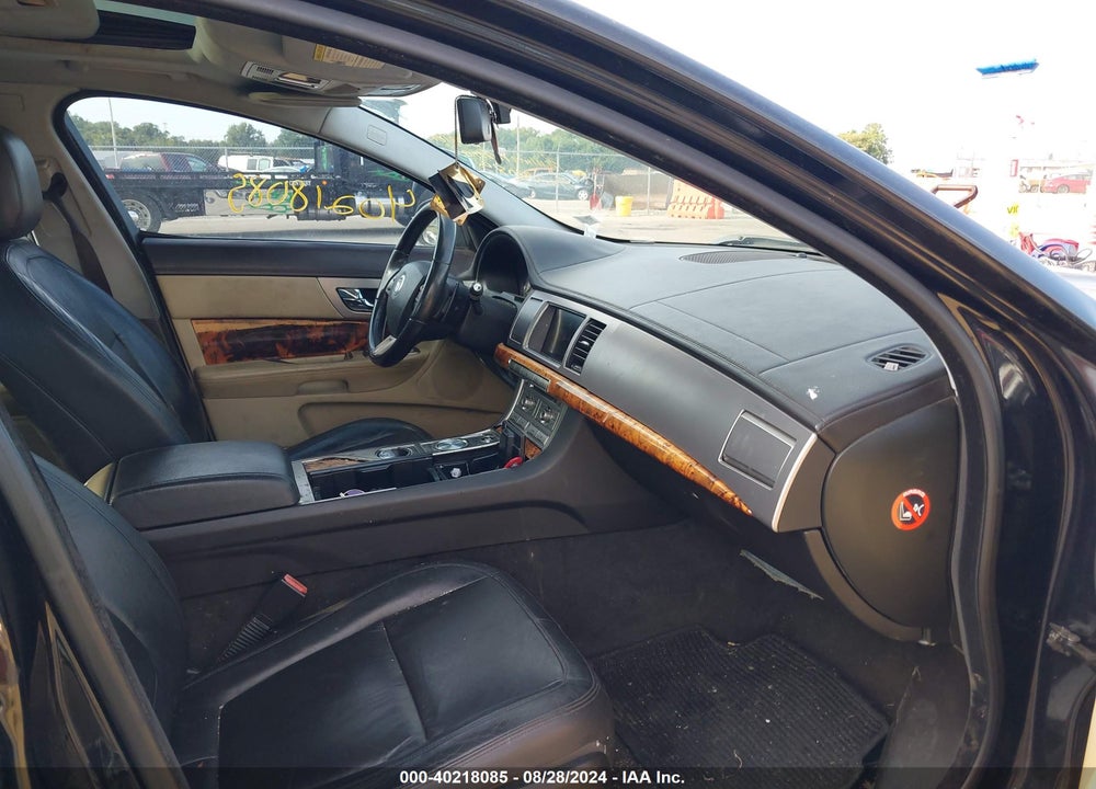 2009 JAGUAR XF LUXURY VIN: SAJWA05B09HR06750