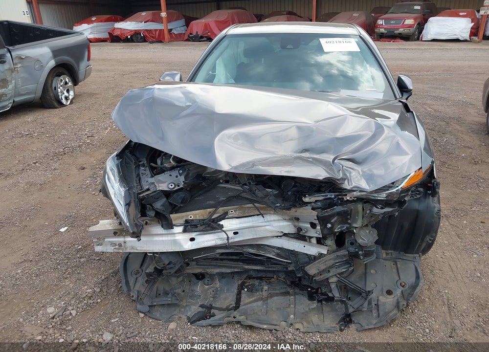 2019 TOYOTA CAMRY LE VIN: 4T1B11HK0KU692267