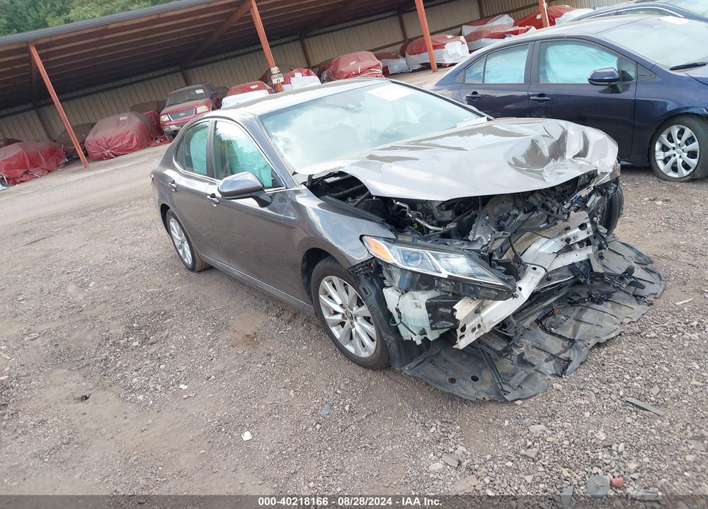 2019 TOYOTA CAMRY LE VIN: 4T1B11HK0KU692267