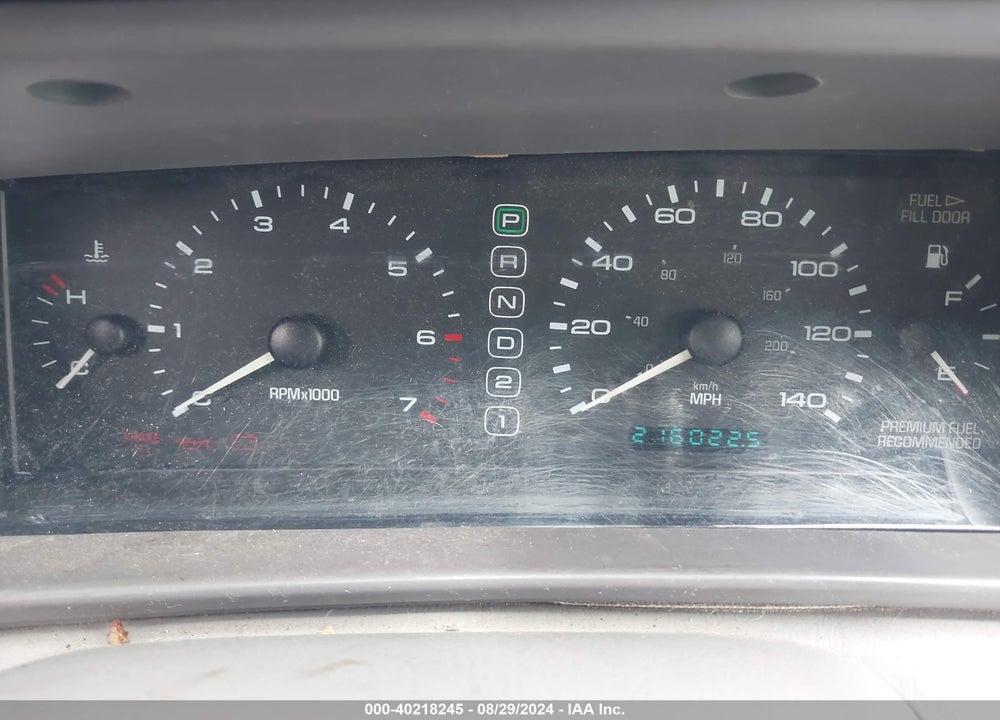 1998 LINCOLN MARK VIII VIN: 1LNFM91V7WY714727