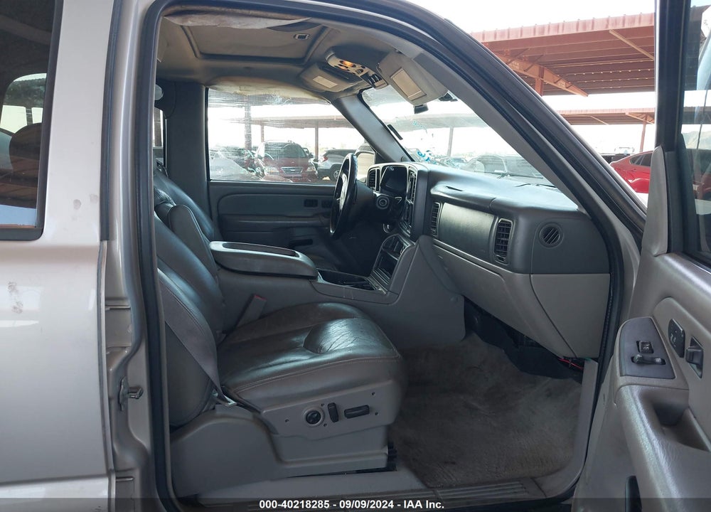 2005 CHEVROLET TAHOE LT VIN: 1GNEC13T95R129390