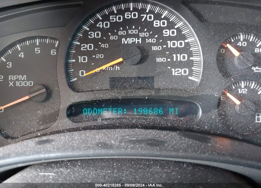 2005 CHEVROLET TAHOE LT VIN: 1GNEC13T95R129390