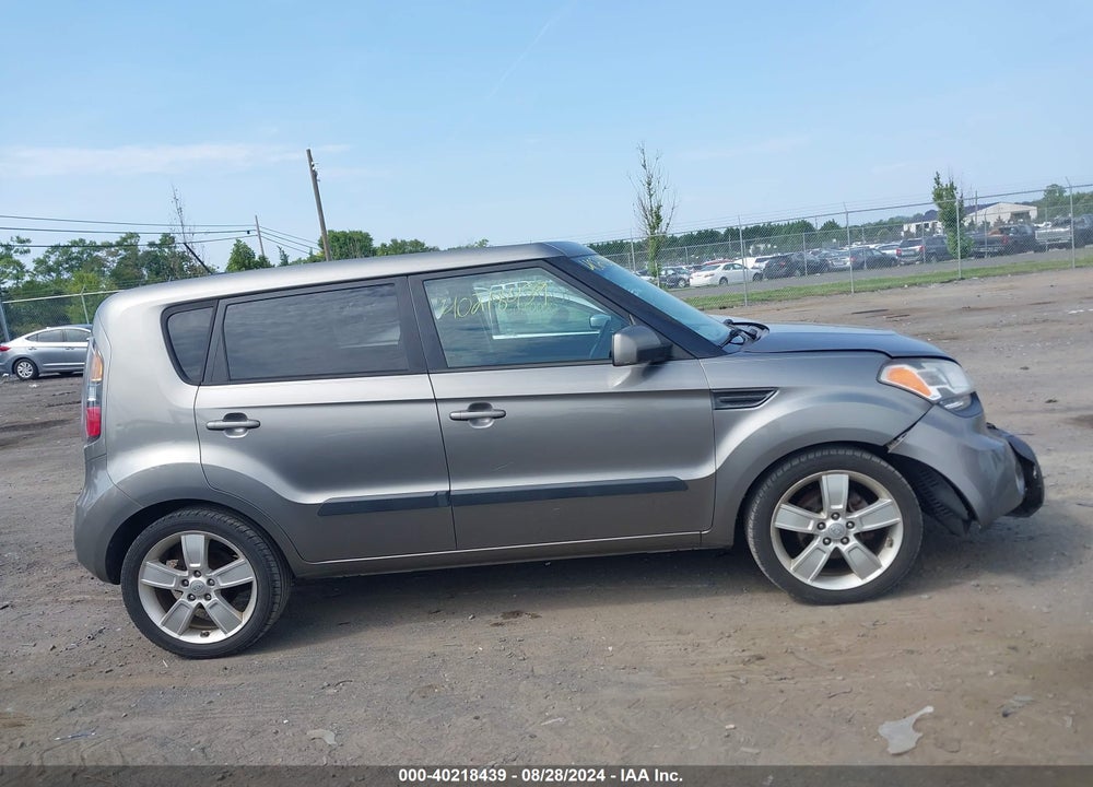 2011 KIA SOUL VIN: KNDJT2A22B7215221