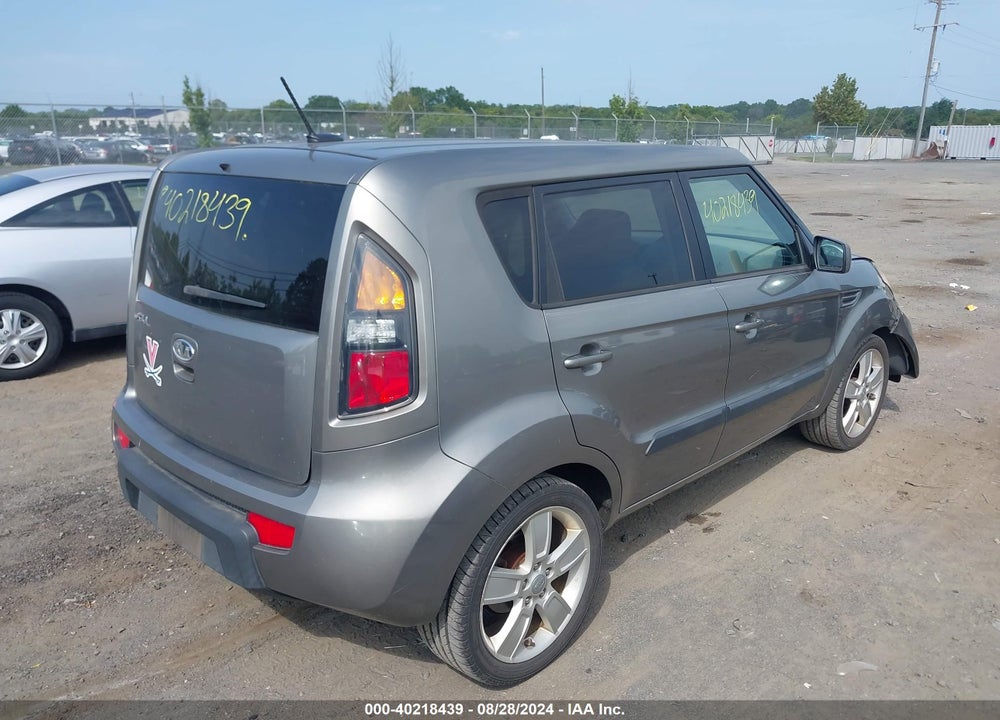 2011 KIA SOUL VIN: KNDJT2A22B7215221