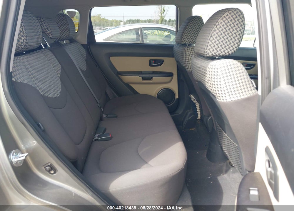 2011 KIA SOUL VIN: KNDJT2A22B7215221