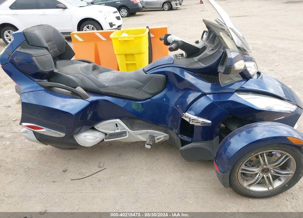 2011 CAN-AM SPYDER ROADSTER RT VIN: 2BXJBKC13BV000041