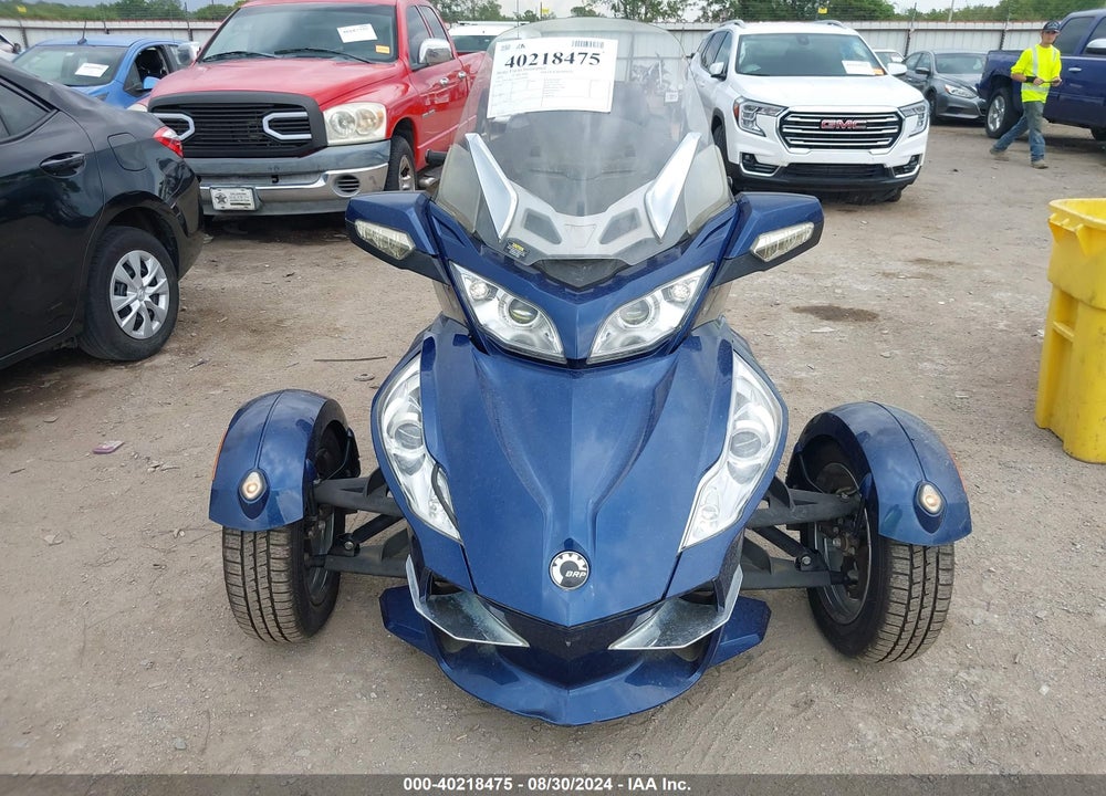 2011 CAN-AM SPYDER ROADSTER RT VIN: 2BXJBKC13BV000041