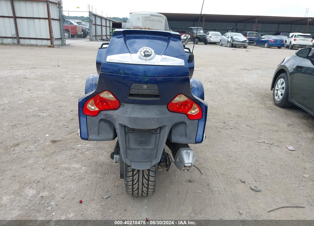 2011 CAN-AM SPYDER ROADSTER RT VIN: 2BXJBKC13BV000041