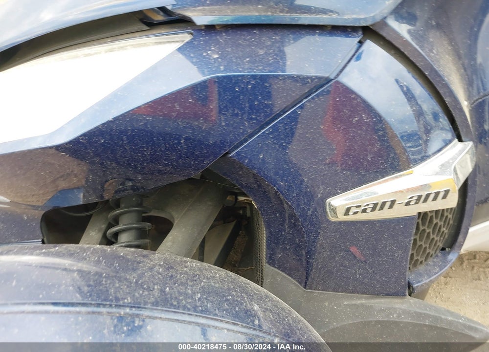2011 CAN-AM SPYDER ROADSTER RT VIN: 2BXJBKC13BV000041