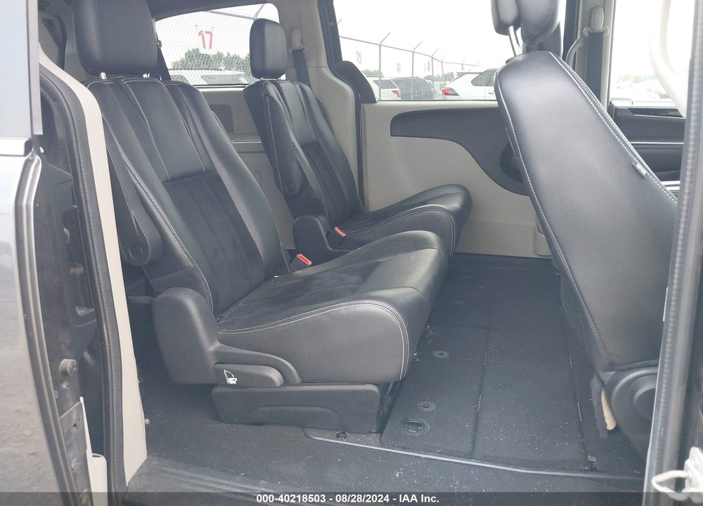 2018 DODGE GRAND CARAVAN VIN: 2C4RDGCG7JR301210
