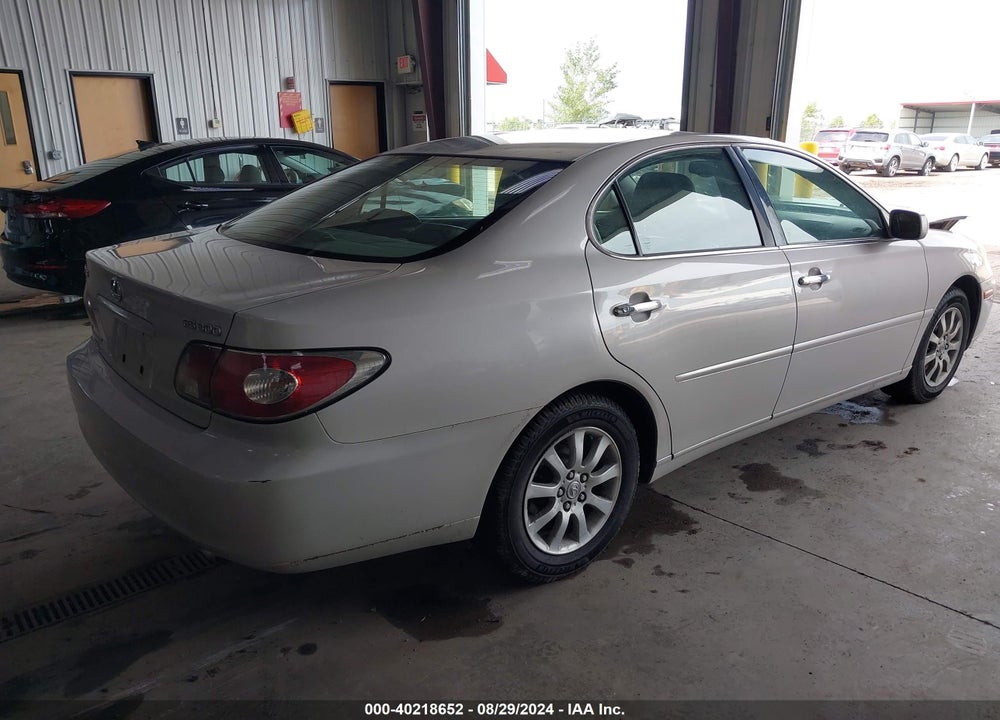 2002 LEXUS ES 300 VIN: JTHBF30G925015817