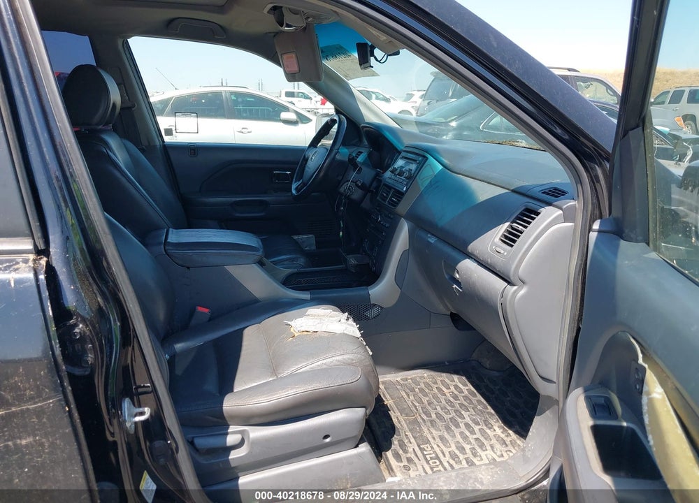 2006 HONDA PILOT EX-L VIN: 5FNYF28686B043873