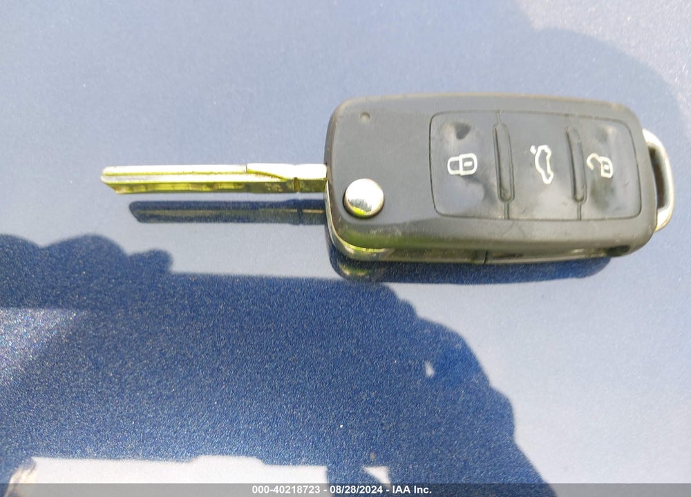 2012 VOLKSWAGEN TIGUAN SE VIN: WVGBV7AX8CW596406