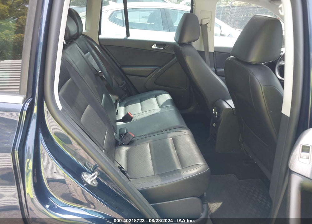 2012 VOLKSWAGEN TIGUAN SE VIN: WVGBV7AX8CW596406