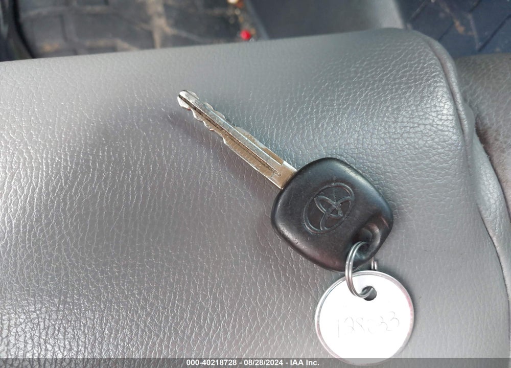 2012 TOYOTA TUNDRA GRADE 5.7L V8 VIN: 5TFRY5F15CX128033